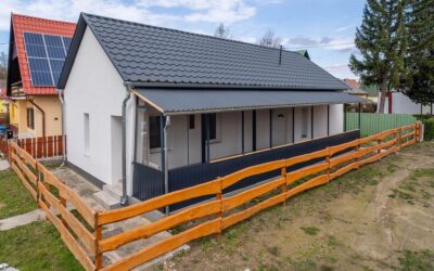 A cserepeslemez előnyei a klasszikus tetőfedő anyagokkal szemben