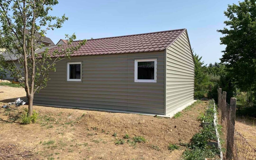 Trapézlemez egy régi lovarda újjáéledésében: stabil tető, biztonságban lévő állatok